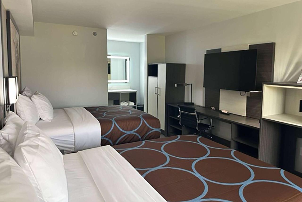 Super 8 By Wyndham Baltimore Northwest Exterior photo