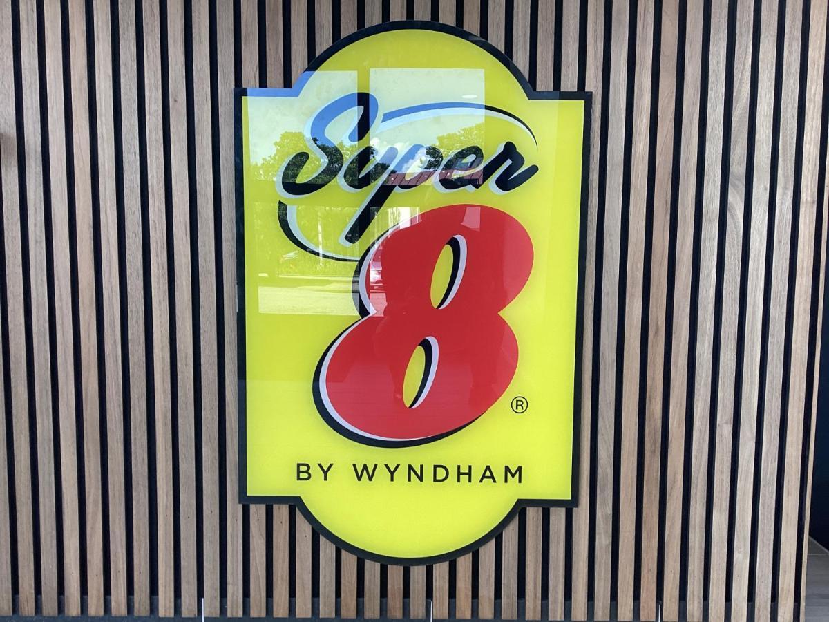 Super 8 By Wyndham Baltimore Northwest Exterior photo