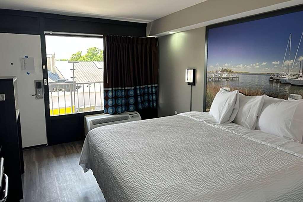 Super 8 By Wyndham Baltimore Northwest Room photo