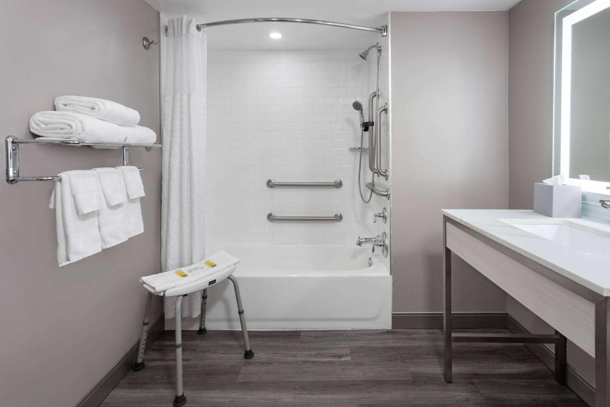 Super 8 By Wyndham Baltimore Northwest Exterior photo