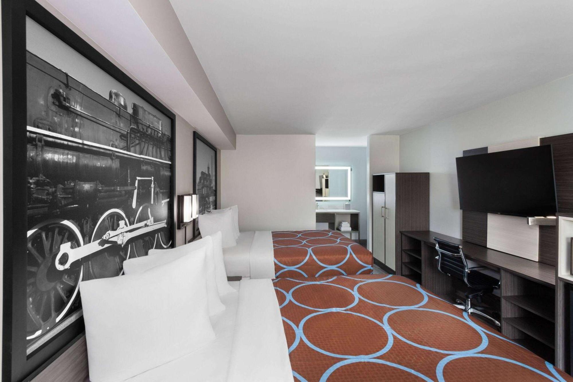 Super 8 By Wyndham Baltimore Northwest Exterior photo